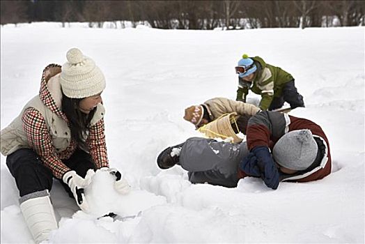 家庭,玩,雪中,不列颠哥伦比亚省,加拿大