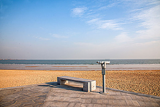 山东日照山海天阳光海岸海滩投币望远镜