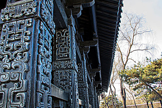 中国涿州影视城的古代建筑屋檐