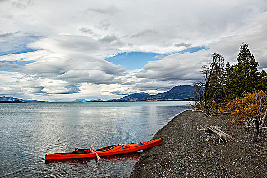 皮筏艇,岸边,阿特林,湖,不列颠哥伦比亚省,加拿大