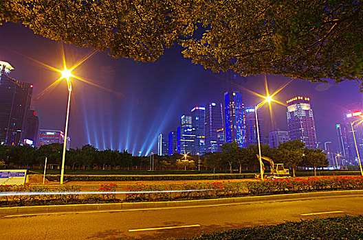 深圳夜景市民中心音乐厅图书馆路灯车流道路