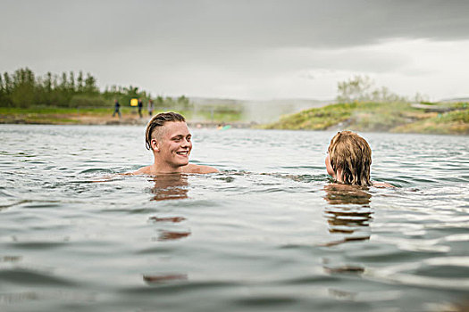 年轻,情侣,放松,秘密,泻湖,温泉,冰岛