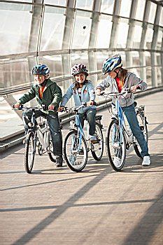 孩子,骑,自行车,城市,隧道