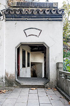 白墙灰瓦中式建筑,南京长江观音景区