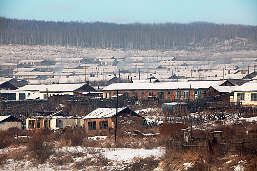 内蒙古山村的雪天