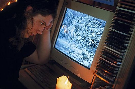 男青年,青少年,正面,显示屏,电脑,蜡烛,沮丧,悲伤,哥特式