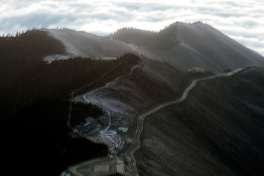 日照金山云海奇观