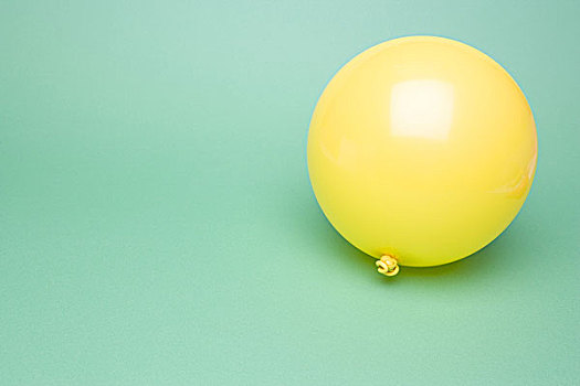 气球,黄色,充气,遮盖,橡胶,宽阔,装饰,物品,概念,孩子,狂欢,生日,静物,招待,工作室,绿色背景