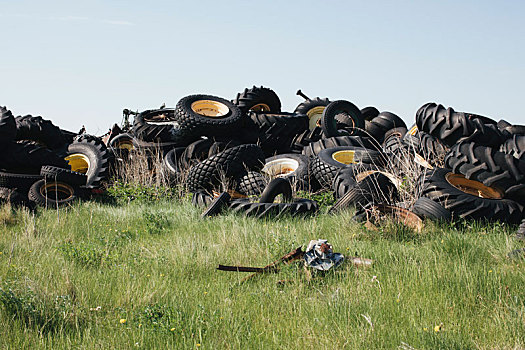堆,丢弃,汽车,拖拉机,轮胎,乡村,垃圾掩埋场,靠近,萨斯喀彻温,加拿大