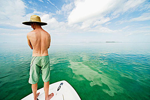 男青年,站立,船,佛罗里达礁岛群,美国