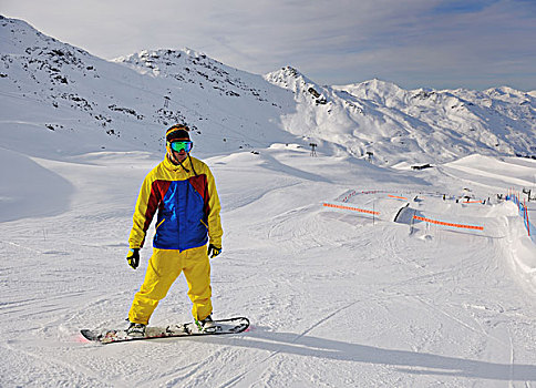 高兴,男青年,放松,雪,滑雪,滑雪板,运动,冬天