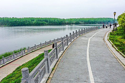 航拍流经河南信阳光山县城的潢河