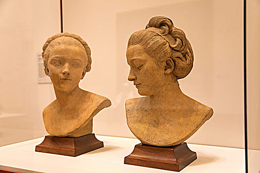 欧式女性雕像