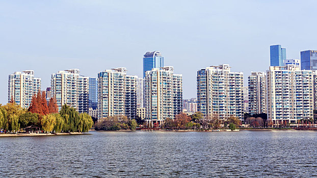 南京莫愁湖公园湖景建筑风光