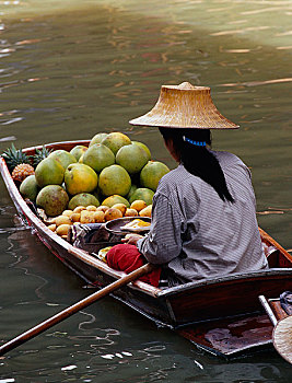 女人,农产品,小船,丹能沙朵水上市场,水上市场,曼谷,泰国