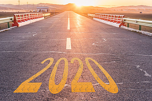 2020新年开始夕阳下的内蒙古乌兰布统草原公路背景