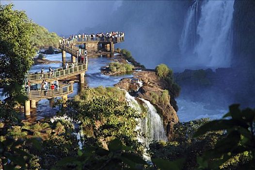 步行桥,游客,伊瓜苏瀑布,边界,阿根廷,巴西
