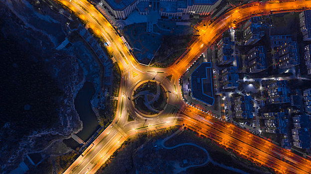 转盘公路夜景