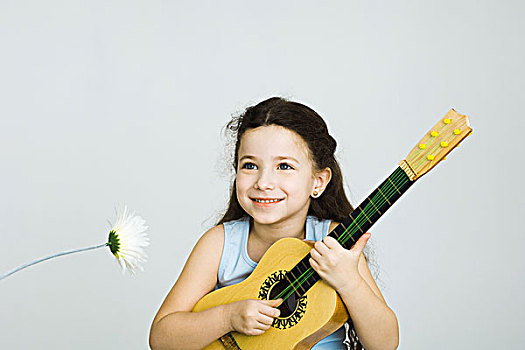 小女孩,演奏,玩具,吉他,靠近,花