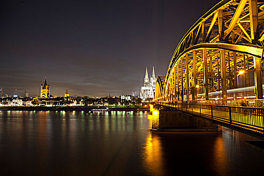 光亮,霍恩佐伦大桥,上方,莱茵河,堤岸,科隆大教堂,教堂,科隆,莱茵兰,北莱茵-威斯特伐利亚,德国,欧洲
