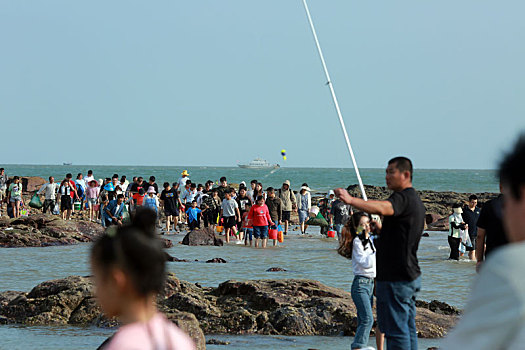 太壮观,万人赶海大军浩浩荡荡登陆太公岛,尽情享受快乐时光