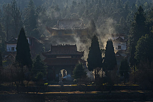 树,蓝,背景,池塘,倒影,烟,枯枝,寺庙,太阳,阳光,水,岸,淤泥,泥潭,村庄,山岗