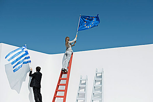 管理人员,攀登,梯子,拿着,欧盟盟旗,希腊国旗,象征,经济,危机