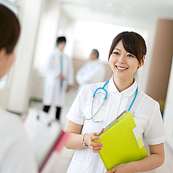 25岁女高中生未删减