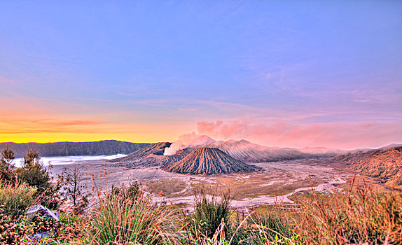 日出,烟,婆罗摩火山,山,正面,背影,婆罗莫,国家公园,爪哇,印度尼西亚,亚洲