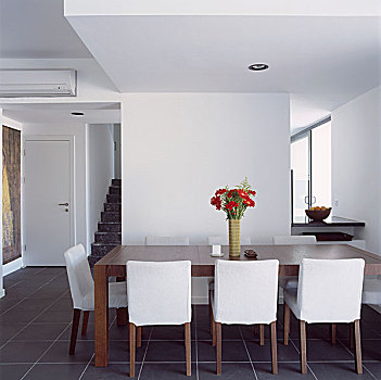白色,软垫,椅子,木桌子,现代,餐厅