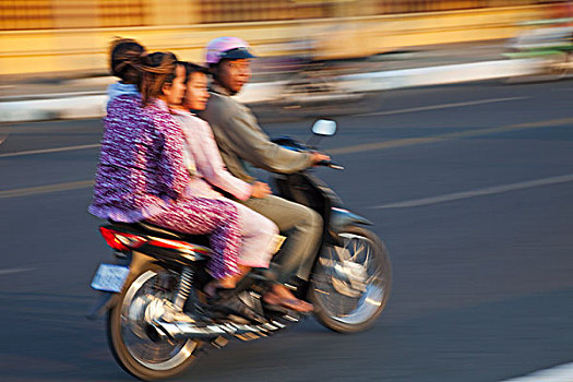 柬埔寨,金边,人,摩托车