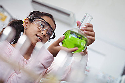 小学生,拿着,绿色,化学品,烧杯,实验室,仰视,玻璃,科学
