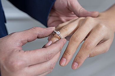 订婚戒指图片