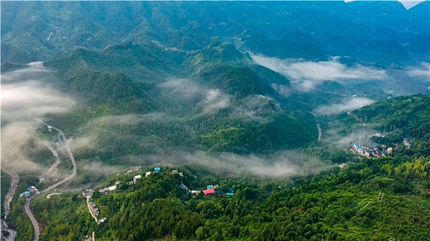 重庆酉阳,秋晨山岚美如画卷