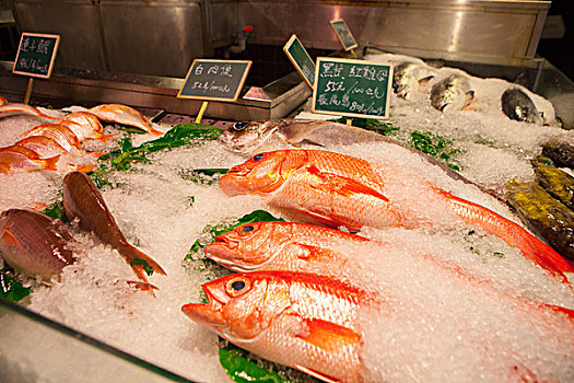 台灣台北,知名的觀光魚市場,上引水產,是國外旅客來台灣旅遊旅客必來的觀光景點,是海鮮賣場也是水產餐廳