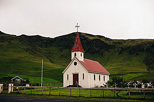 乡村,教堂,仰视,茂密,青山,山脉,冰岛