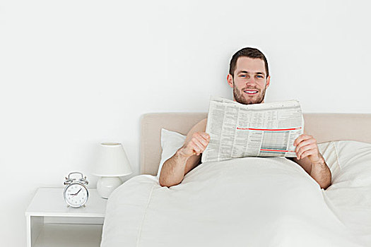 微笑,男人,读,报纸