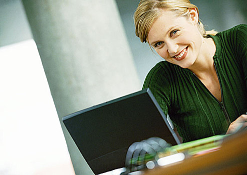 女人,笔记本电脑,微笑,头像