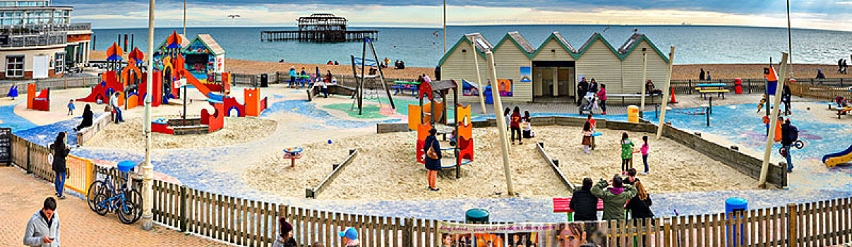 海滩儿童游乐场