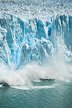 冰,莫雷诺冰川,落下,阿根廷湖,洛斯格拉希亚雷斯国家公园,巴塔哥尼亚,智利