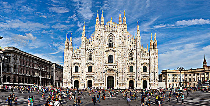 意大利米兰大教堂,duomo,piazza,del