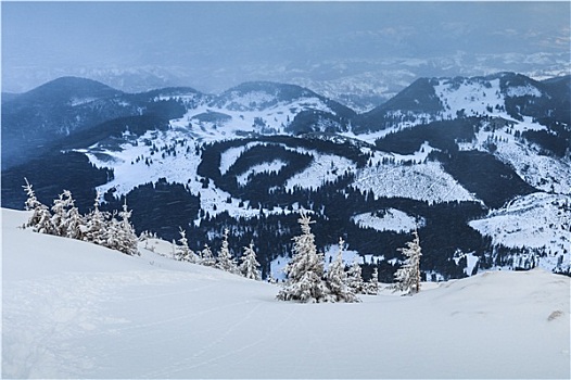 暴风雪,山