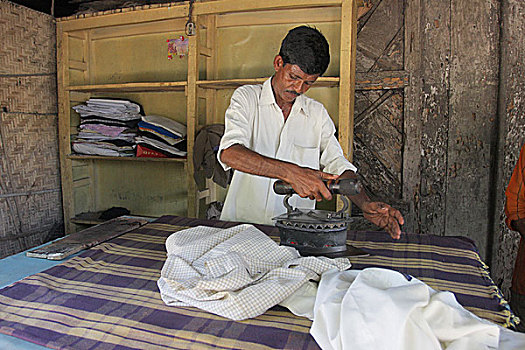 一个,男人,熨斗,衣服,煤,洗衣服,孟加拉,八月,2008年