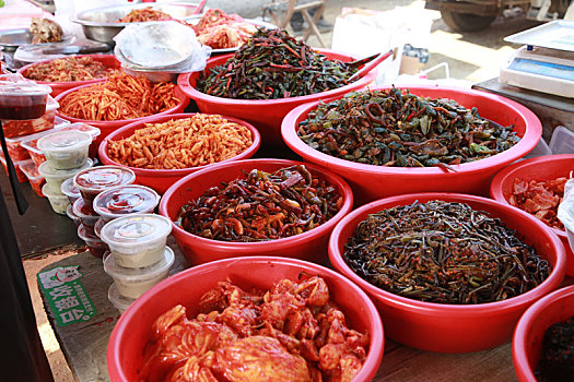 山东省青岛市,有300年历史的泊里大集,特色美食让人满意而归