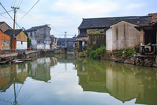 老房子,水面,倒影