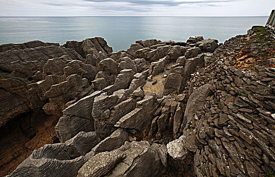 新西兰薄饼岩pancakerocks,新西兰千层饼岩石公园