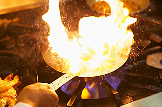 烹调,煤气炉,握着,长柄锅,火焰