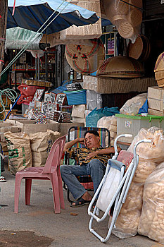 一个,男人,抓住,打盹,中间,白天,流行,市场,曼谷,泰国,九月,2007年