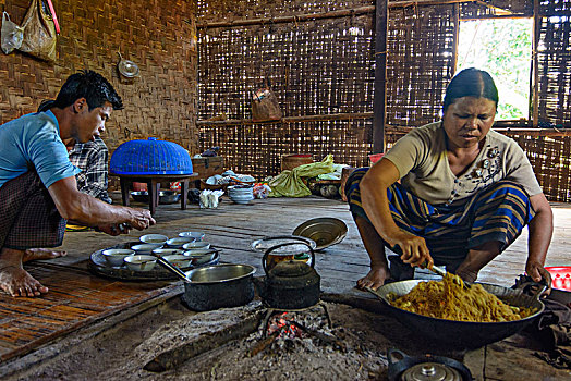 卡劳,家庭,烹调,厨房,传统,竹子,高脚屋,部落,掸邦,缅甸