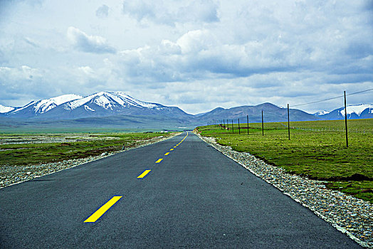 雪山草原公路